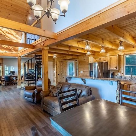 Stunning 2Br Cabin With Mountain Views Waynesville Eksteriør bilde
